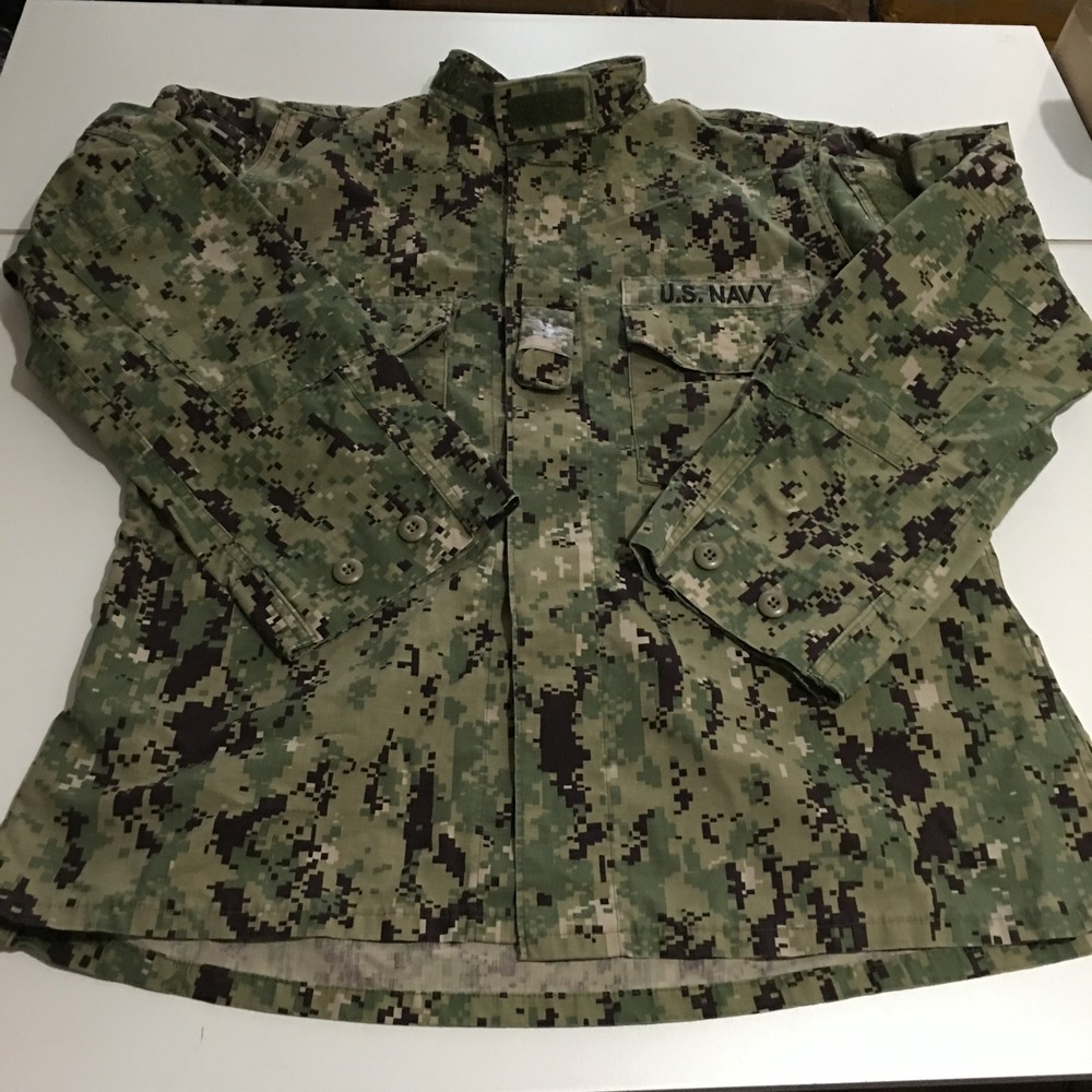 U.S. Navy Blouse Working Uniform Type III NWU Mens Medium Regular (Tag 39) Camo